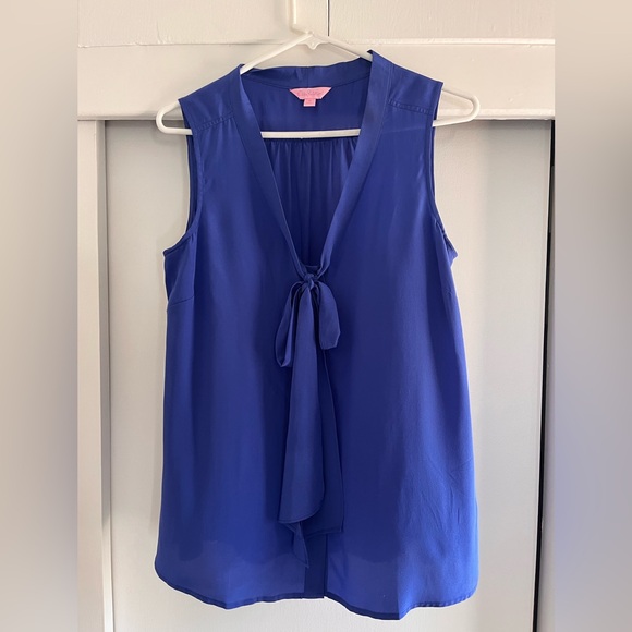 Lilly Pulitzer Tops - Lilly Pulitzer Sleeveless Blouse in Royal Blue Size Medium